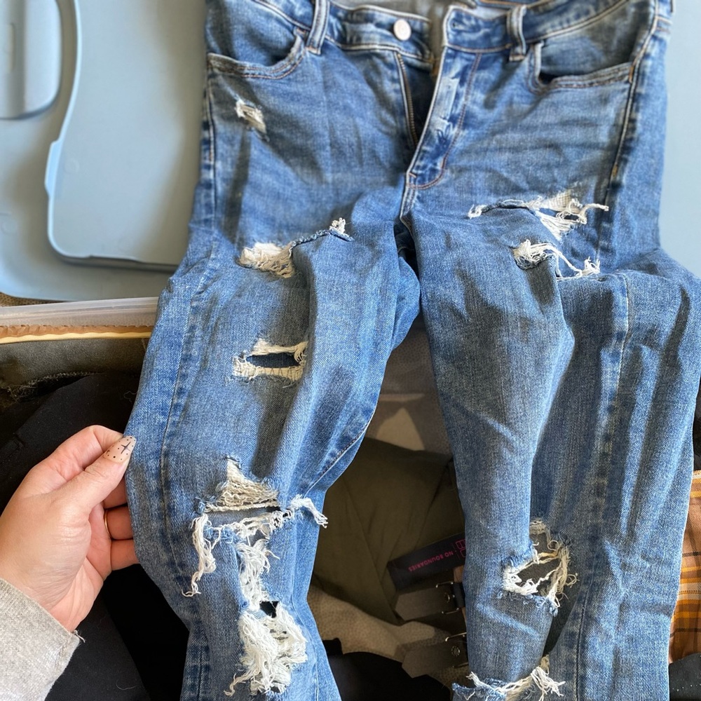 American eagle curvy high rise jegging distressed jeans raw hem